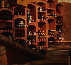 Whiskey cellar tour  mobile www.kclub.ie_v2